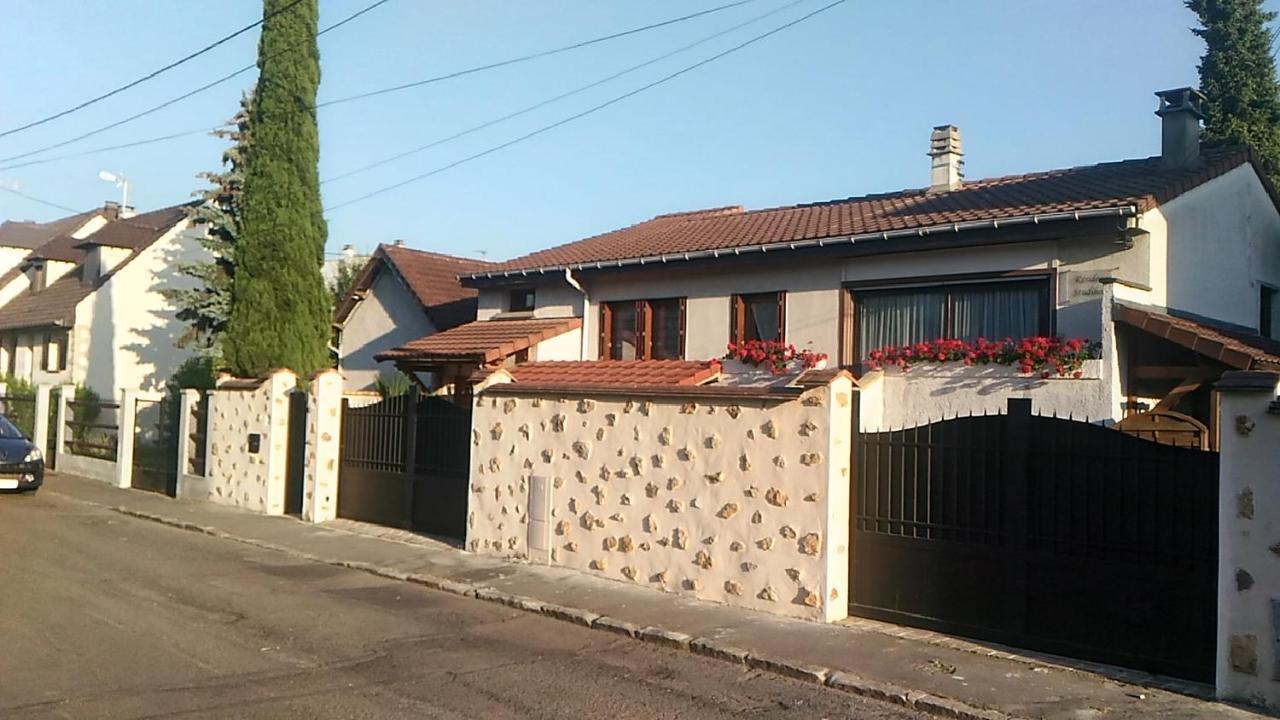 Appart hôtel STUDIHOTEL Palaiseau Plateau Saclay Extérieur photo